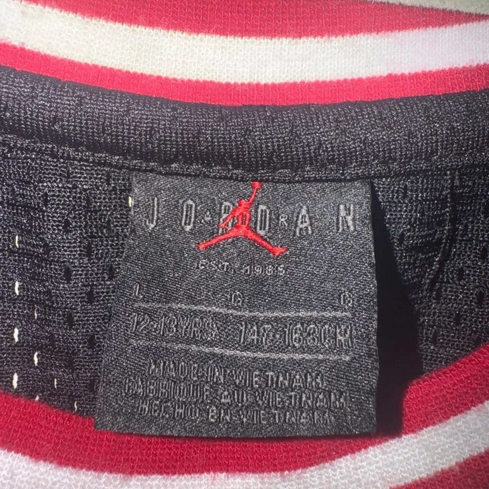 Jordan  Black and Red Jersey 12/13 years